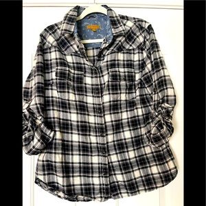 Jacks Girlfriend size Large black and white plaid shirt